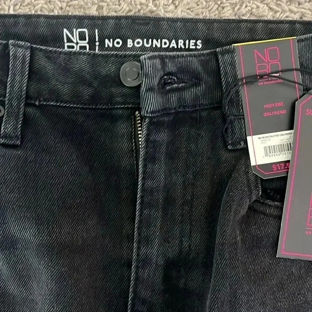 Women’s No Boundaries jeans NWT / E6 - Picture 3 of 4